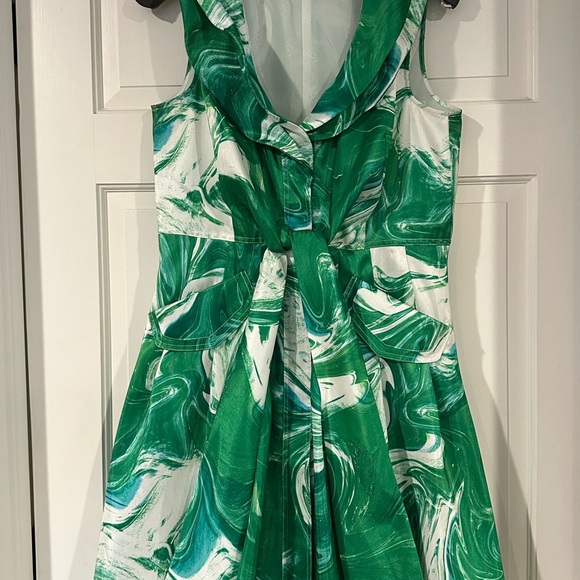 Fun Green and White Swirl Bubble Dress with Wire Collar and Pockets - Picture 3 of 5